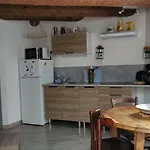Les Sous L' Olivier En Camargue ヴォヴェール