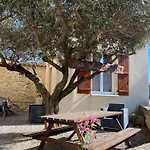 Les Sous L' Olivier En Camargue Vauvert