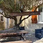 Les Sous L' Olivier En Camargue * ヴォヴェール