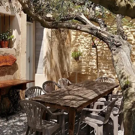 Les Sous L' Olivier En Camargue Vauvert