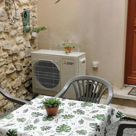 Les Sous L' Olivier En Camargue Feriehus