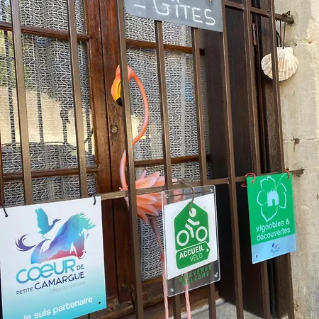 Les Sous L' Olivier En Camargue Feriehus
